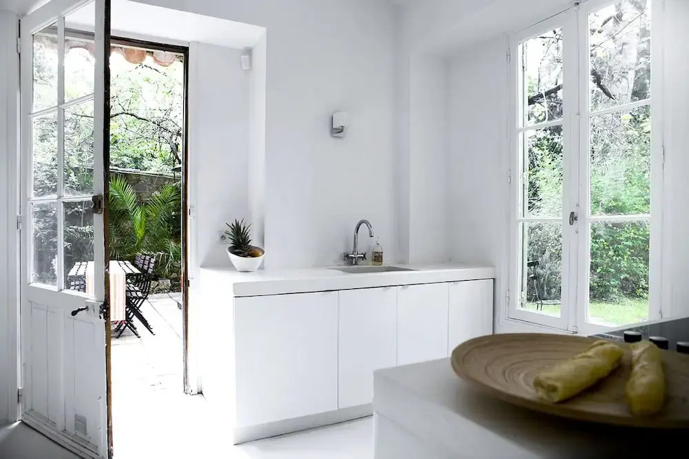 Fashionable House Flat with Garden