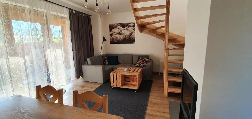 Górska Chata pod wyciągiem Remiaszów nr IX ski bus pod domkami