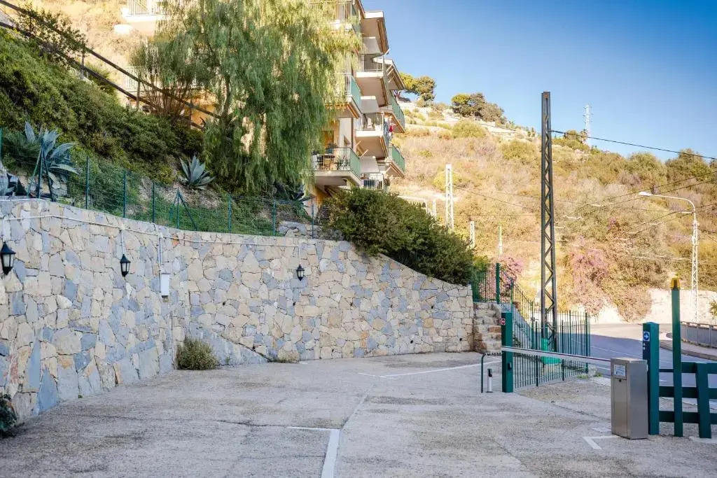 086 - Sunshine Home, 5 minuti dalla spiaggia, VISTA MARE - PARCHEGGIO PRIVATO GRATIS INCLUSO