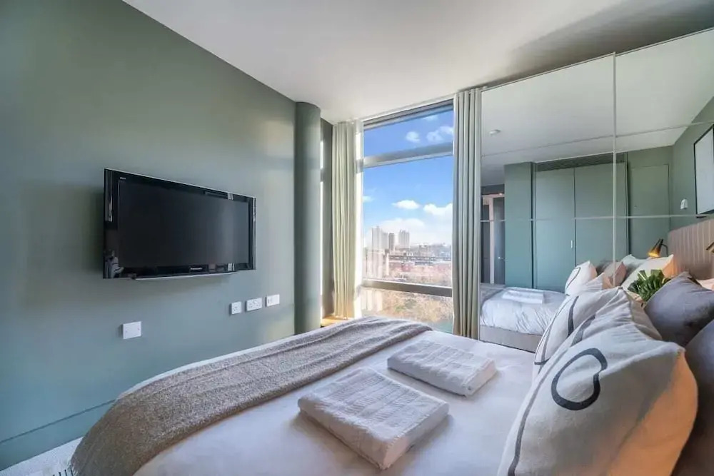 The Parliament View Escape - Modern 1bdr With View