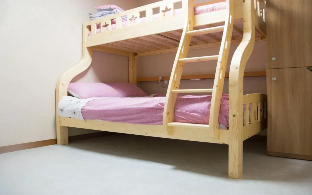 Ara & Maru Hostel