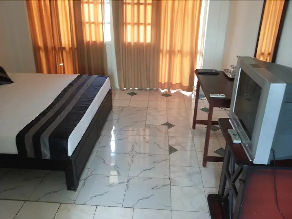 Nathaliya Transit Hotel
