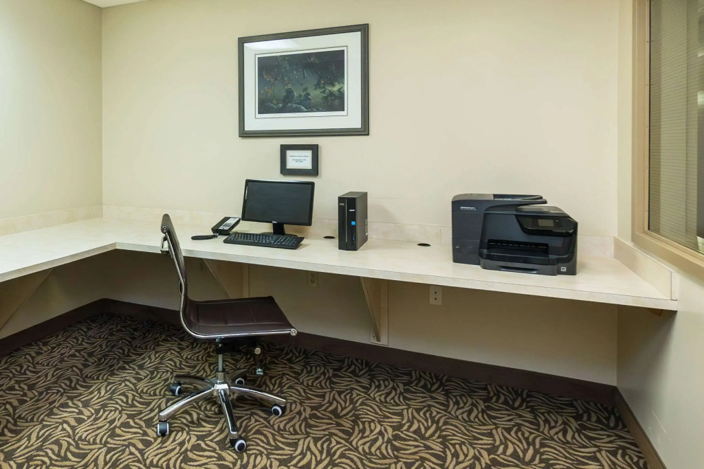 Comfort Inn & Suites