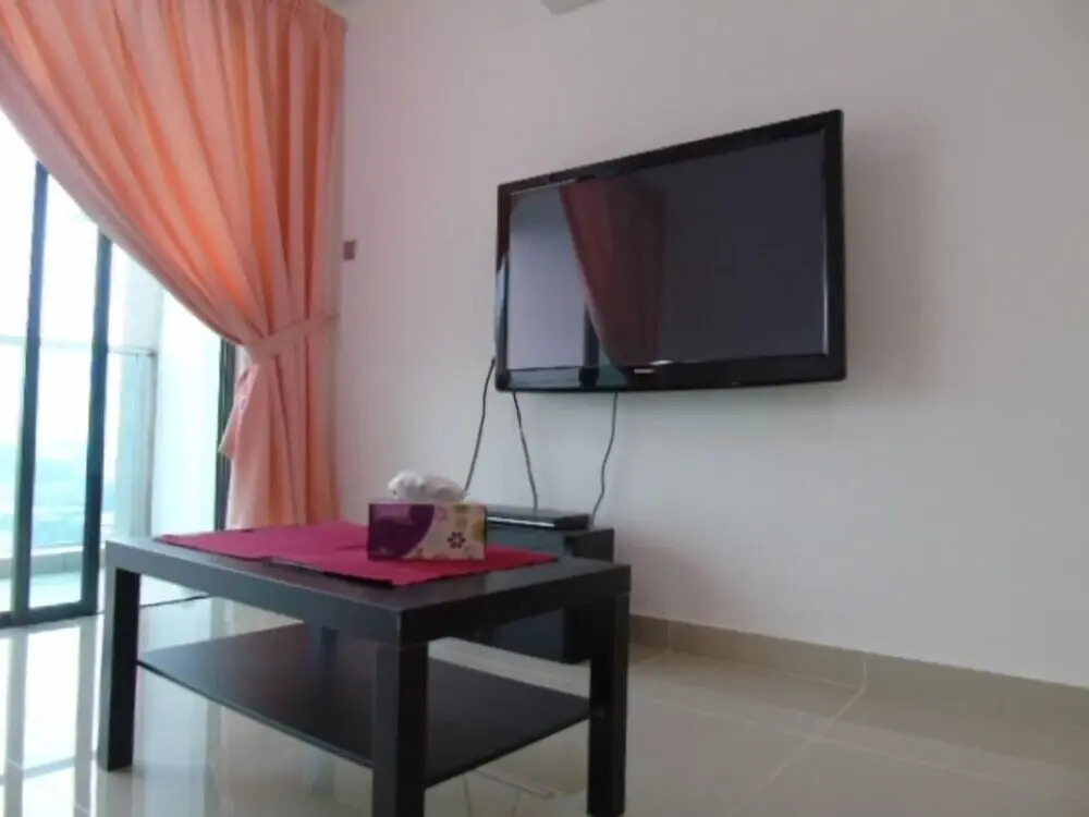 Amerin Mall & Suites