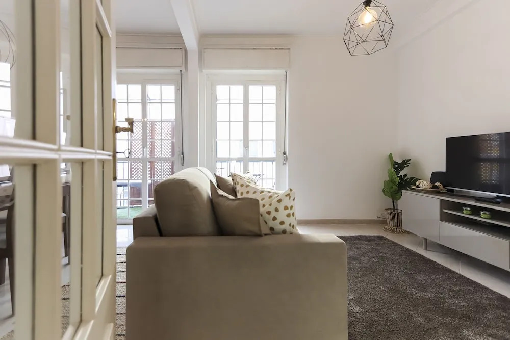 Principe Real Balcony by Homing