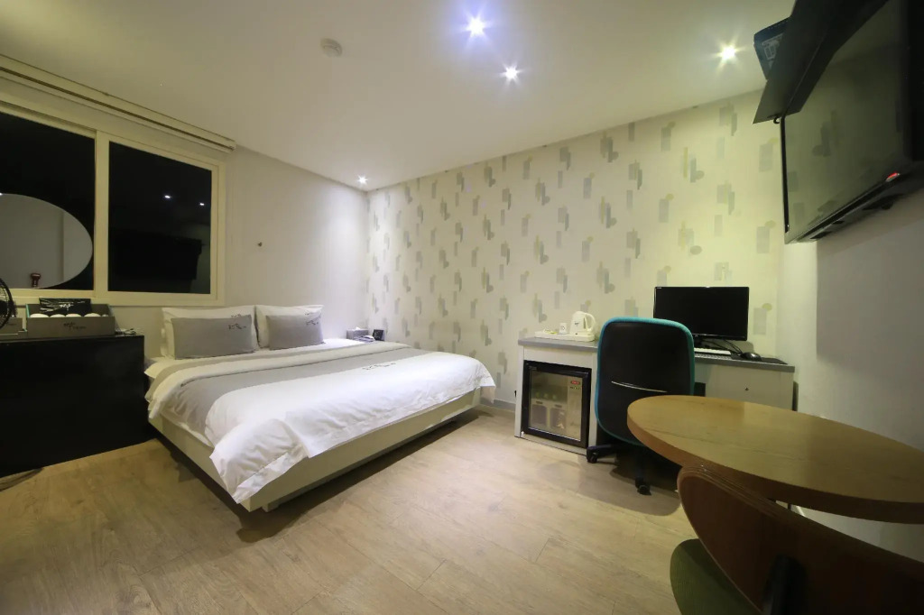 Busan H-AVENUE Hotel Seomyeon Station