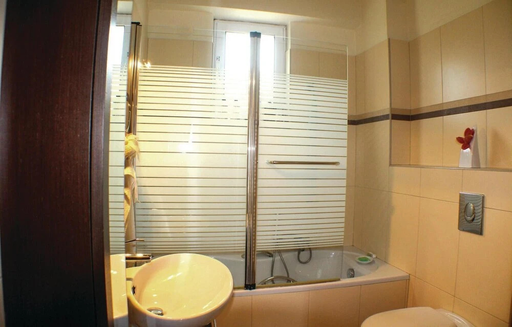 Nice Home in Mikra Mantineia With Wifi and 4 Bedrooms