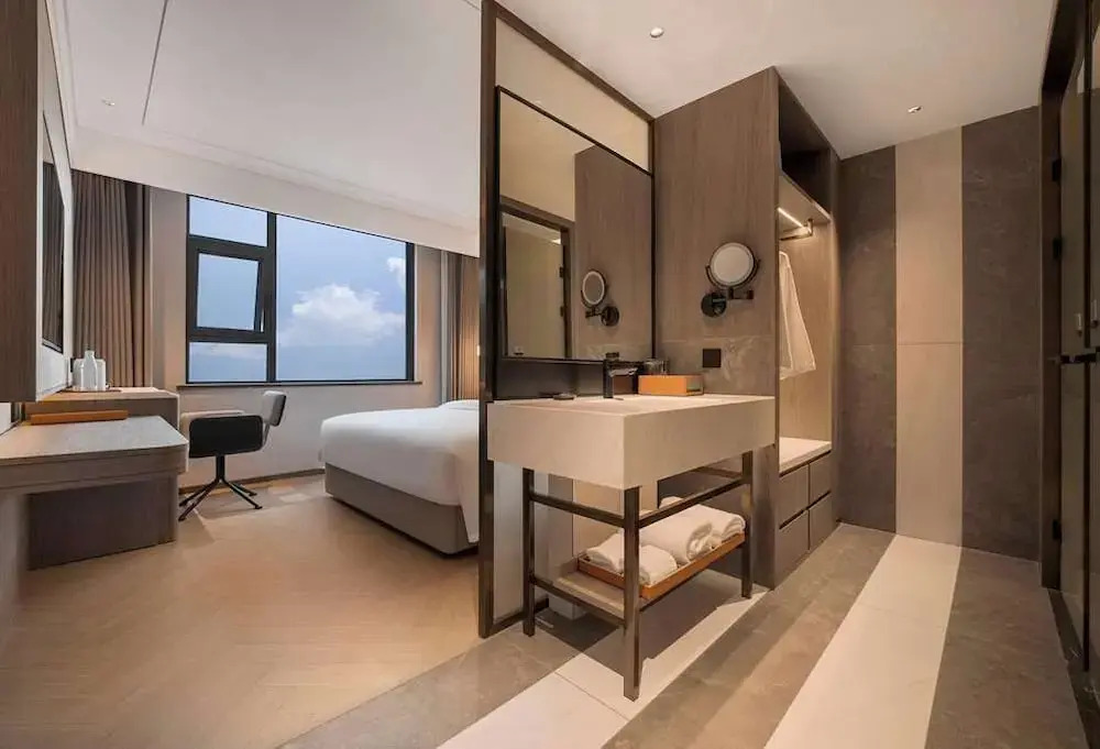 Howard Johnson by Wyndham Life Kunming Guandu Hotel