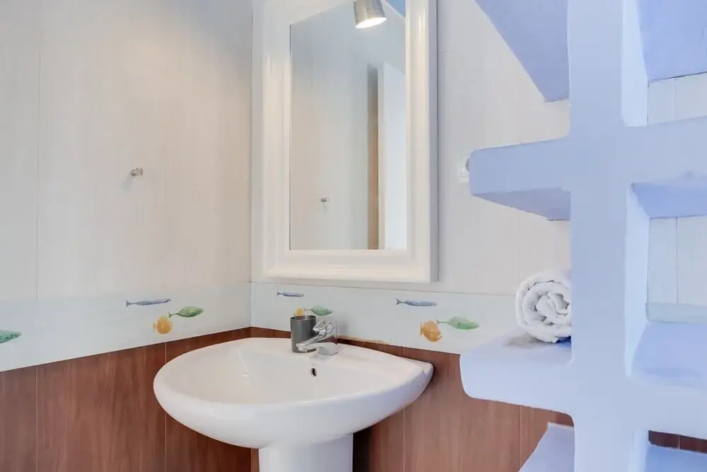 Lovely 1-bed Penthouse in Lesseps
