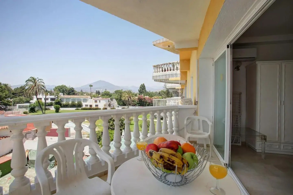 Lovely beachfront apartment Puerto Banus Marbella