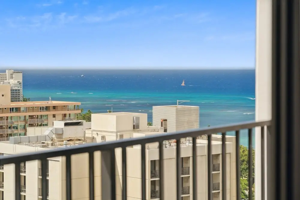 Tower 1 Suite 2705 - QQS