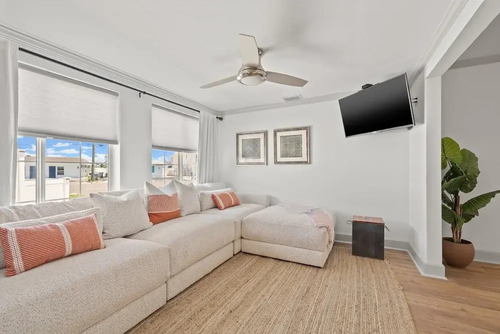 Stylish Villa Near Treasure Island Beaches
