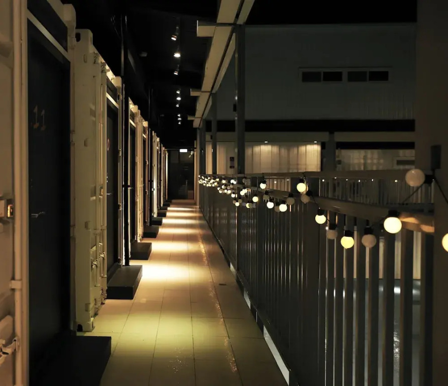 Dash Forwaves Hotel