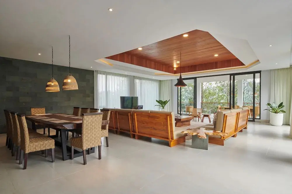 Atsuka Hill View 8BR Vila with Private Heated Pool