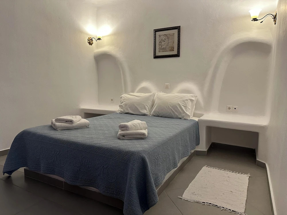 Elenis Village Suites
