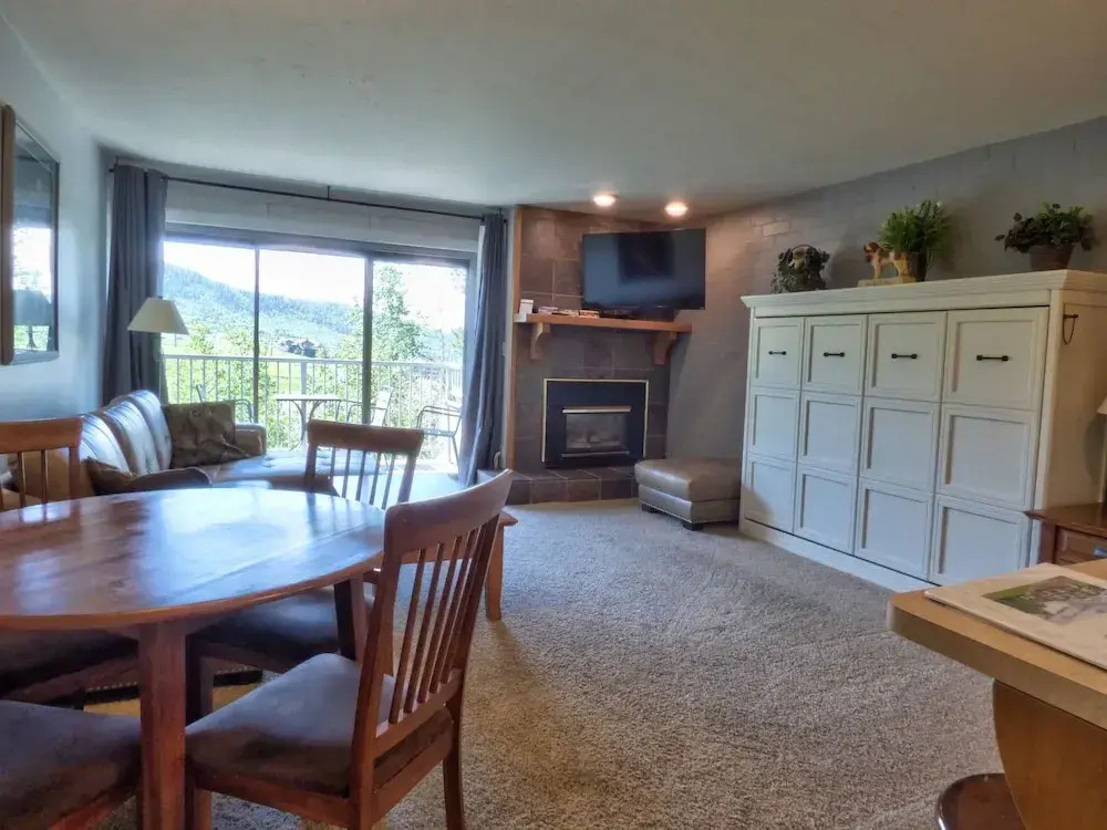 Lift Tickets Heart Of The Base with Private Deck & Fireplace