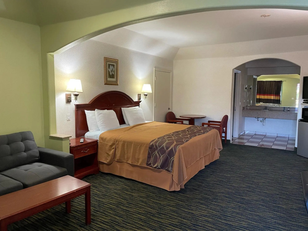 Porter Executive Inn & Suites