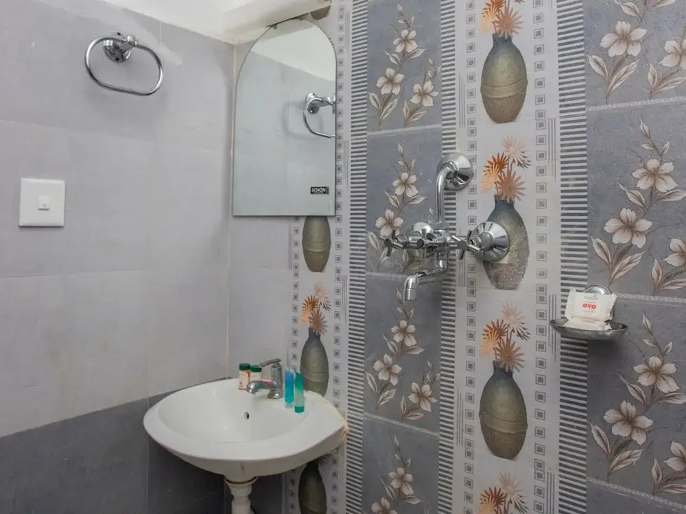 OYO 142 CO International Guest House