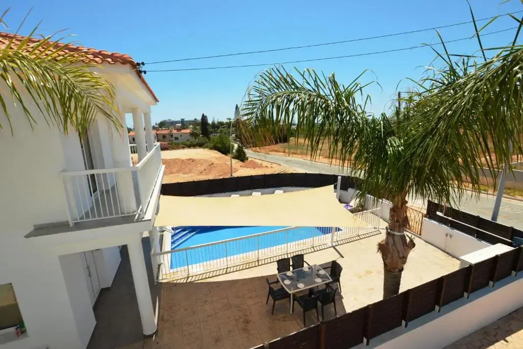 Nissi Villa Christa