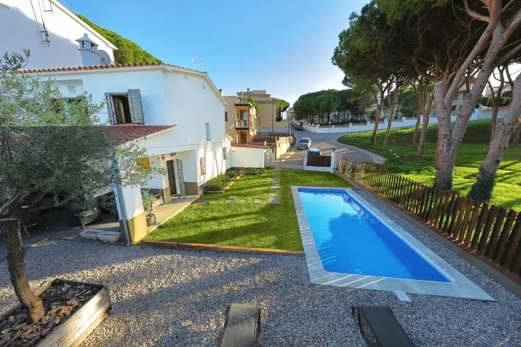 HOUSE APARTMENT LESCALA