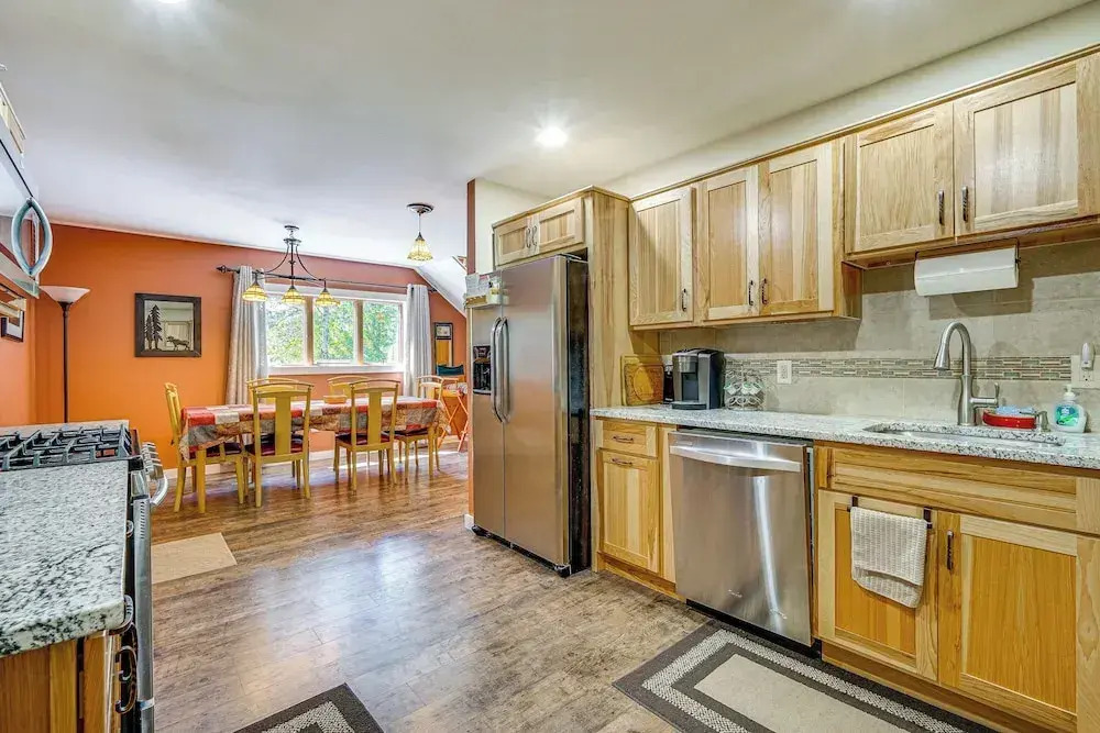 Wilmington Retreat Near Trails, Skiing & Festivals