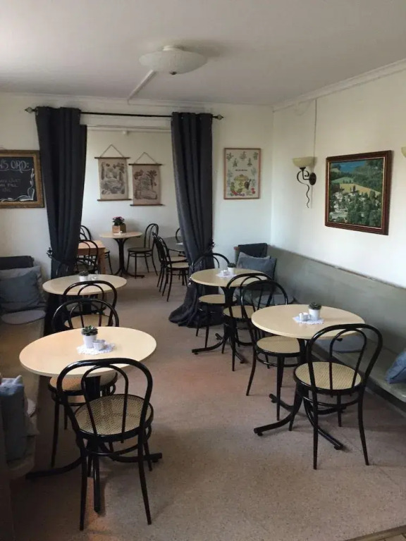 Vänhems Café & Vandrarhem