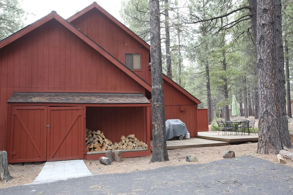 Pet-Friendly 8 Leisure Home features Private Hot Tub and Gas BBQ by RedAwning