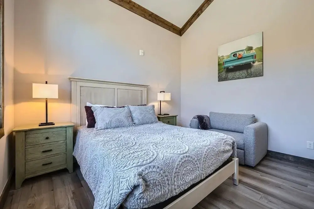 1890 The Seasons 3 Bedroom Townhouse