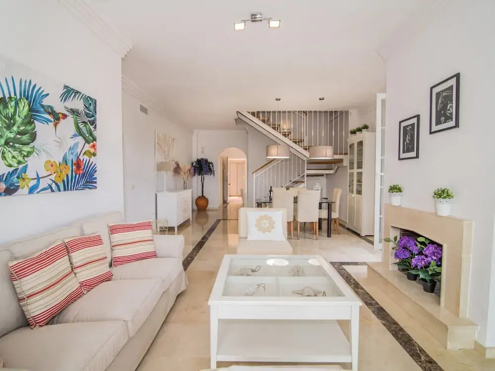 River Garden Spacious Penthouse