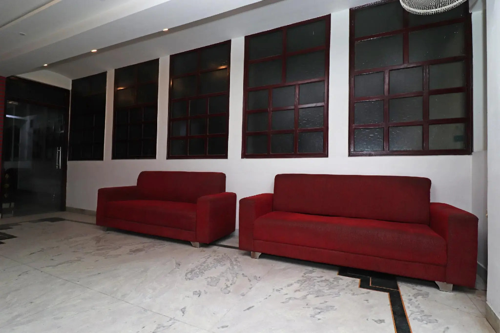 OYO 28240 Hotel D' Seasons