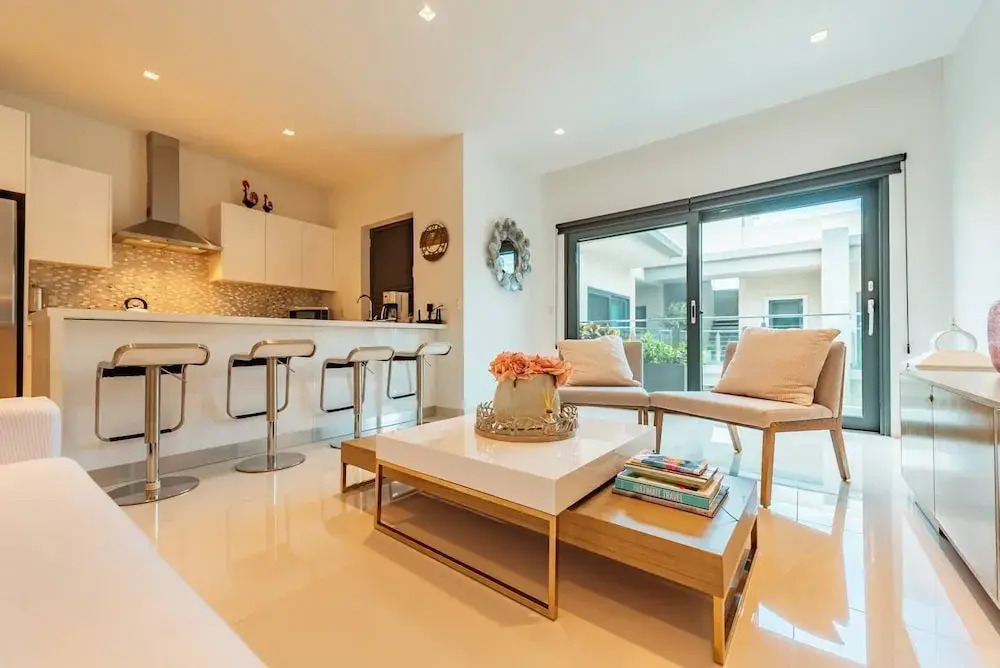 Waykiri Luxury Apartment, Unit A-13