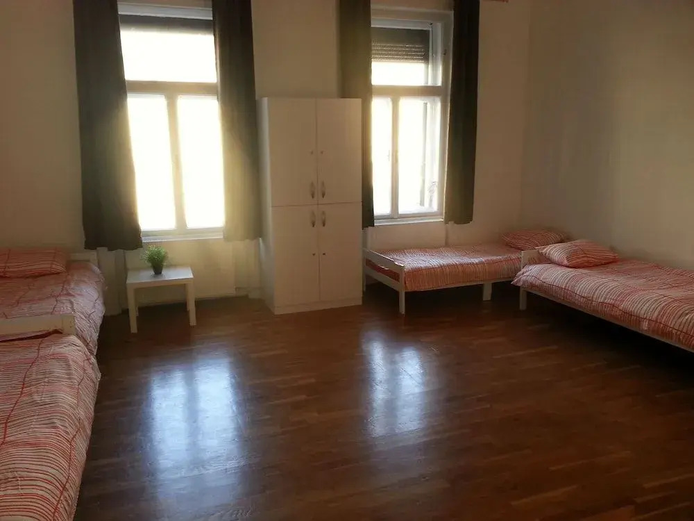 Caterina Private Rooms and Apartments