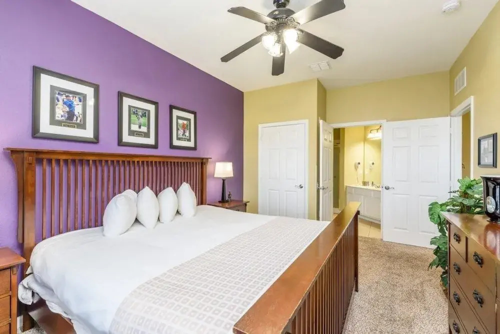 4862 Cayview Ave #410 - 3 Br condo by RedAwning