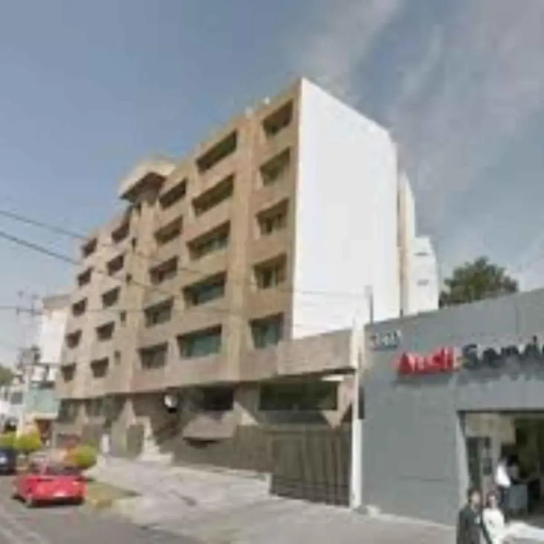 Amplio departamento en Nápoles con estacionamiento