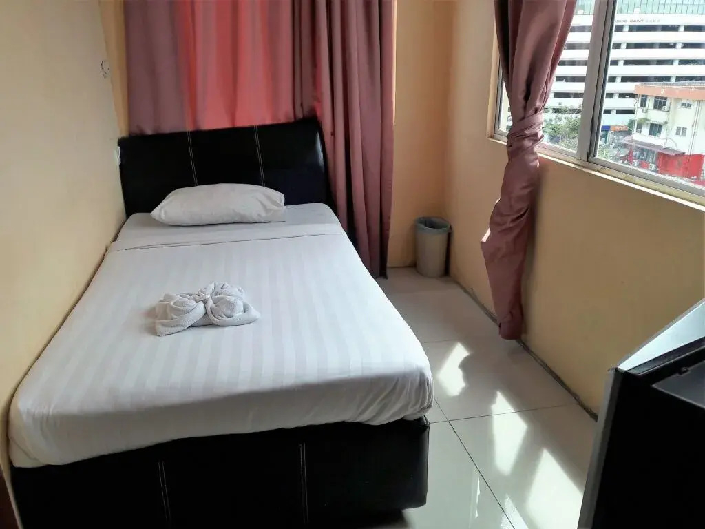OYO 216 La Viva Hotel