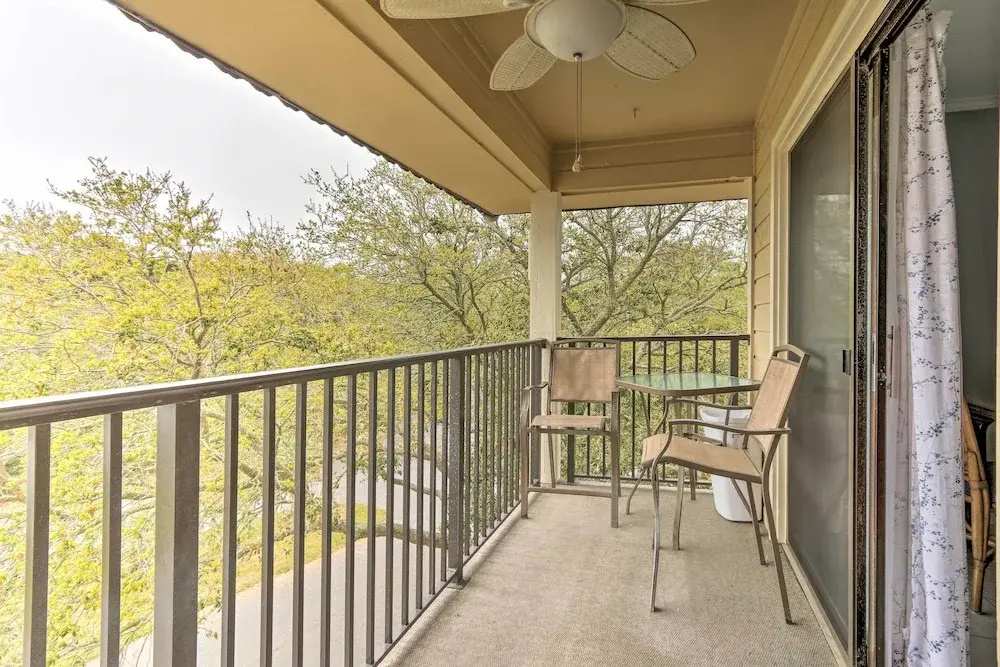 Top Floor Oceanview King Villa - Oceanfront Resort