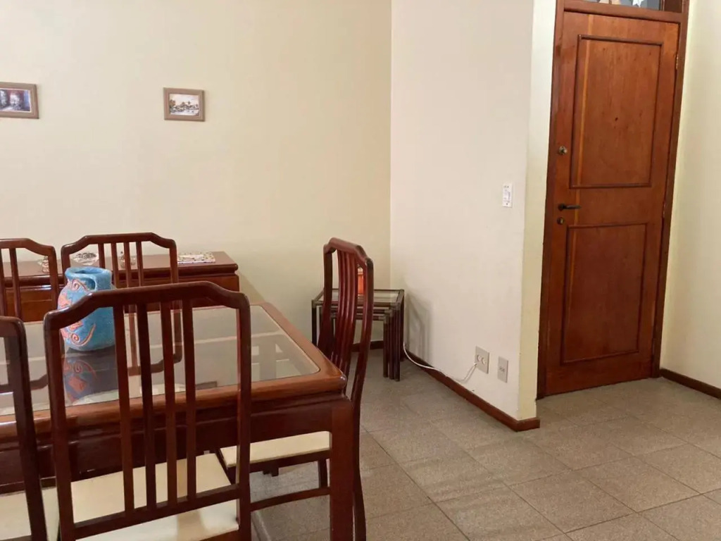 Joneson aluga um apto 3 Quartos na beira da Praia do Forte