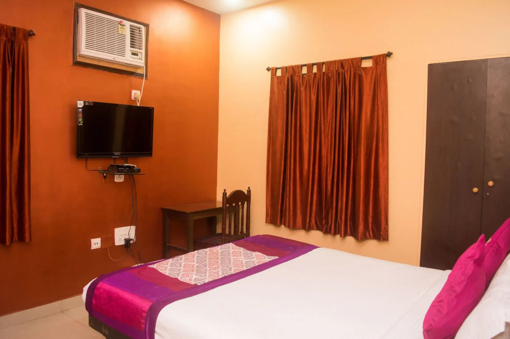 OYO 7533 Rossa Hospitality CL 164