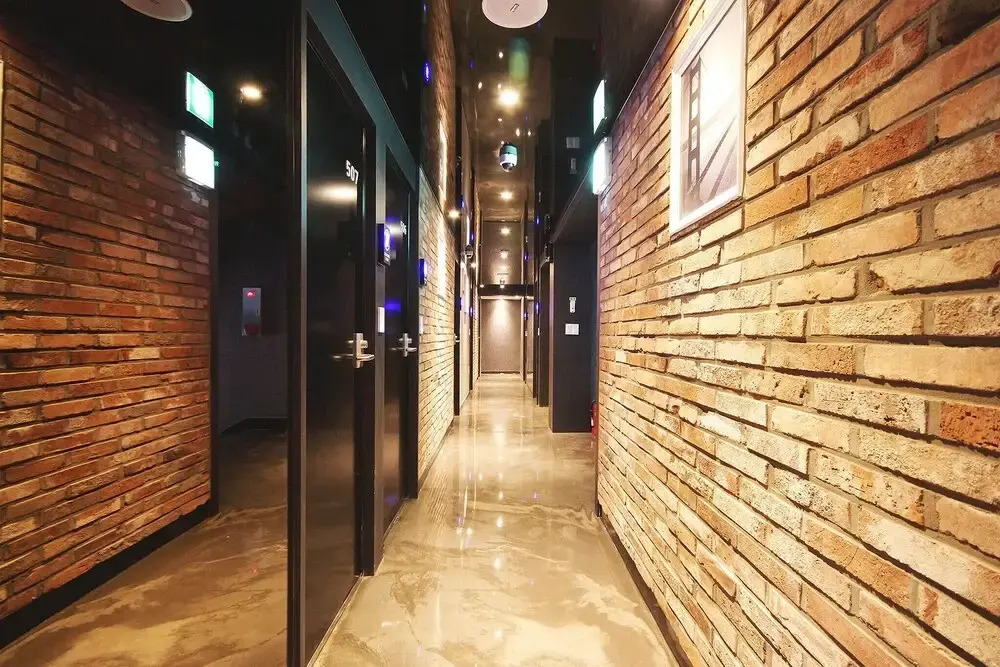 September Hotel