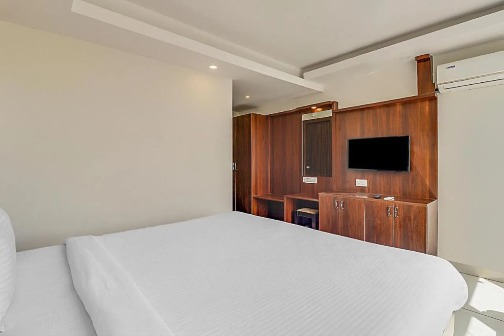 Fabhotel Tej