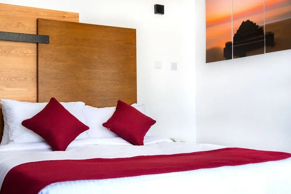 LAziz Suites - Near Aga Khan Hospital
