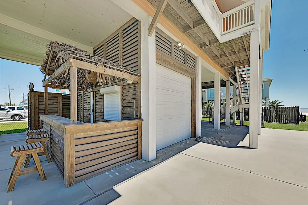 Relax-n-sea: Gulf-view Dream, 100 Steps To Beach! 3 Bedroom Home