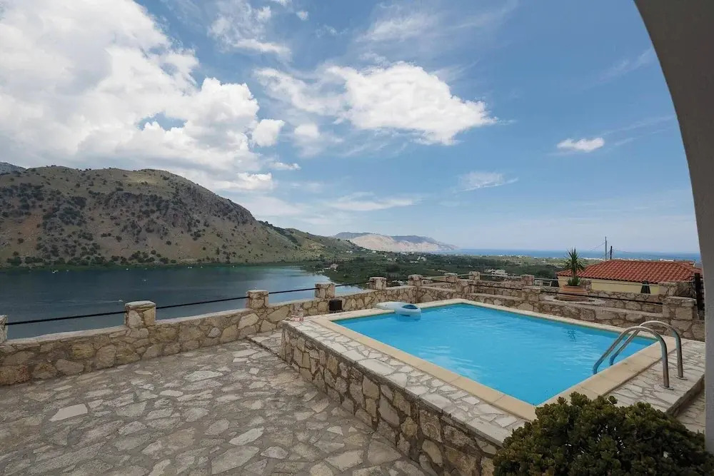 Lindas Villa In Unrivalled position in Kournas - Amazing View