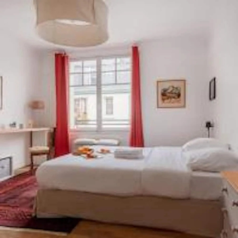 Eiffel Tower Saint Residence