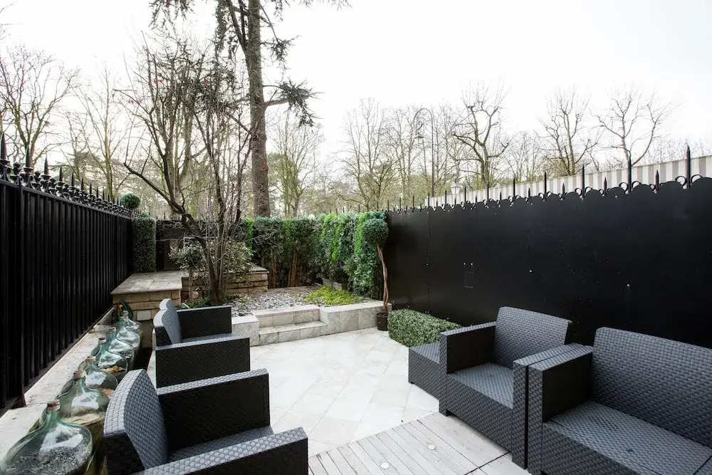 Neuilly-sur-seine Modernist Retreat