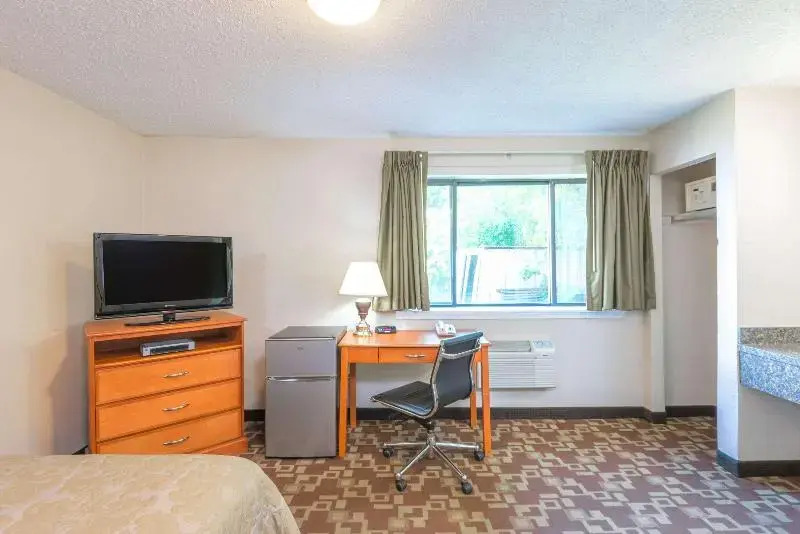 Super 8 by Wyndham Watertown/Cambridge/Boston Area
