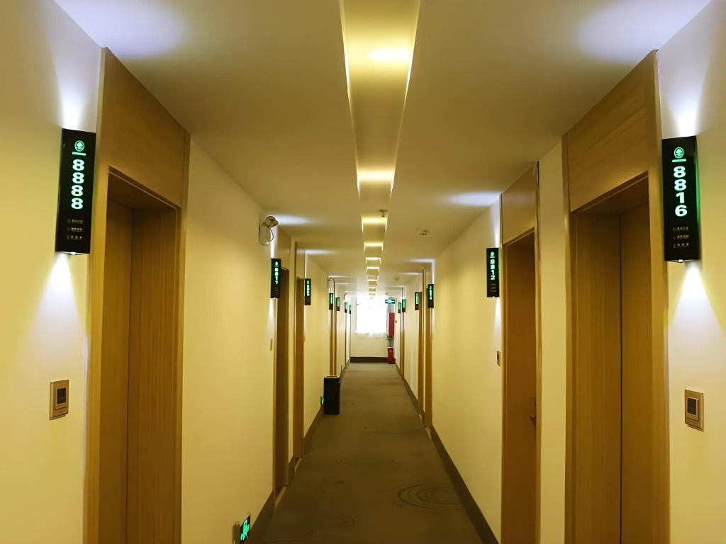 GreenTree Inn Henan Jiaozuo Mengzhou Huifeng Road Express Hotel