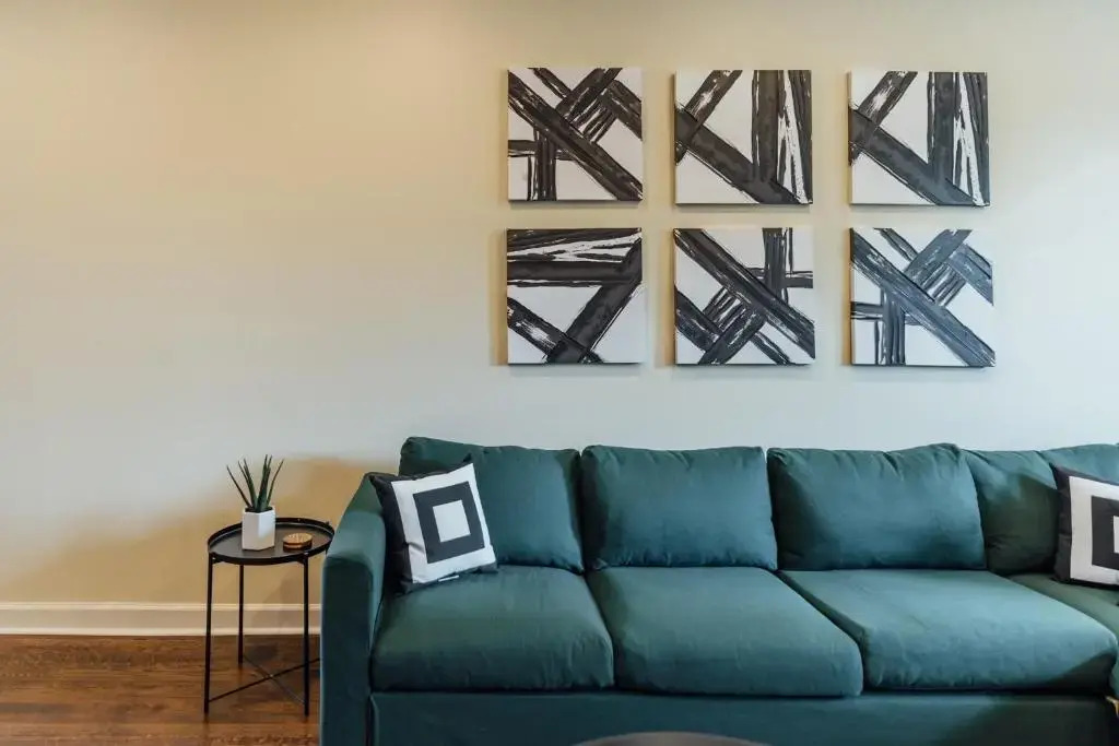 Spacious and Airy Apartment for Big Groups!