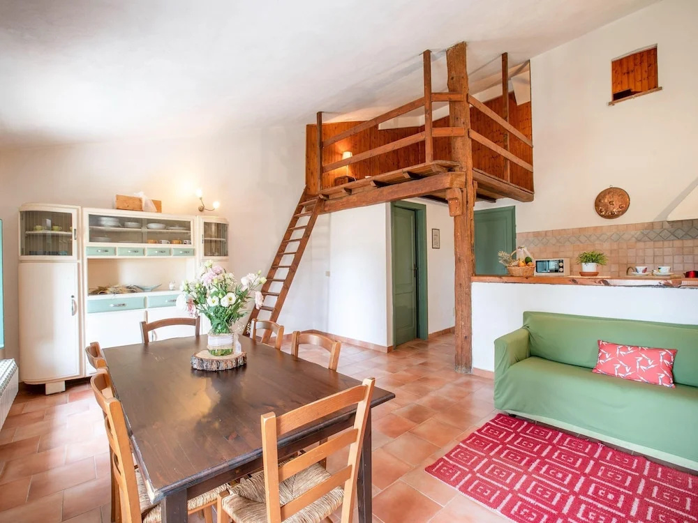 Appealing Apartment in Collesalvetti with Garden