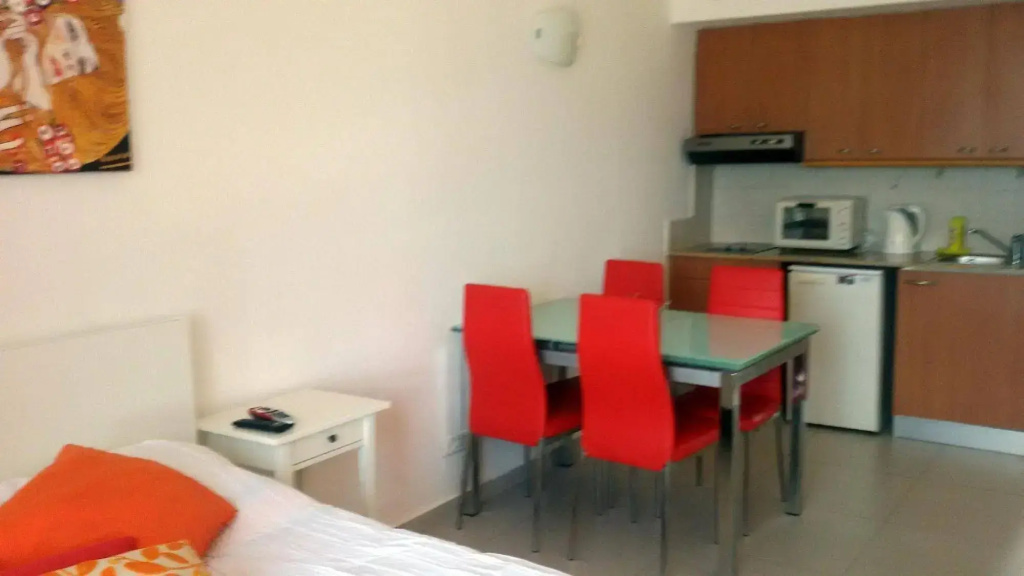 One Bedroom and One livingroom Apartment with full kitchen and full bath